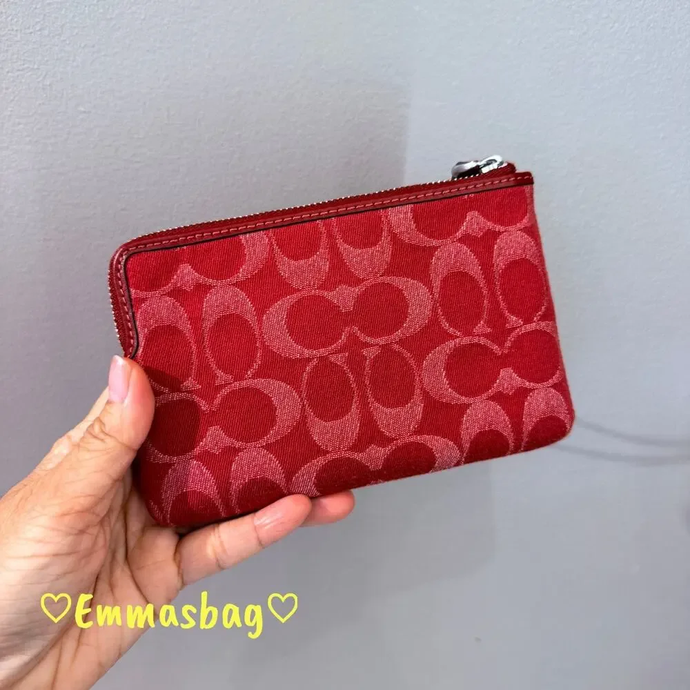 Last 2‼️Coach Corner Zip Wristlet In Signature Denim CDF27 denim/Silver/True Red - Picture 2 of 4